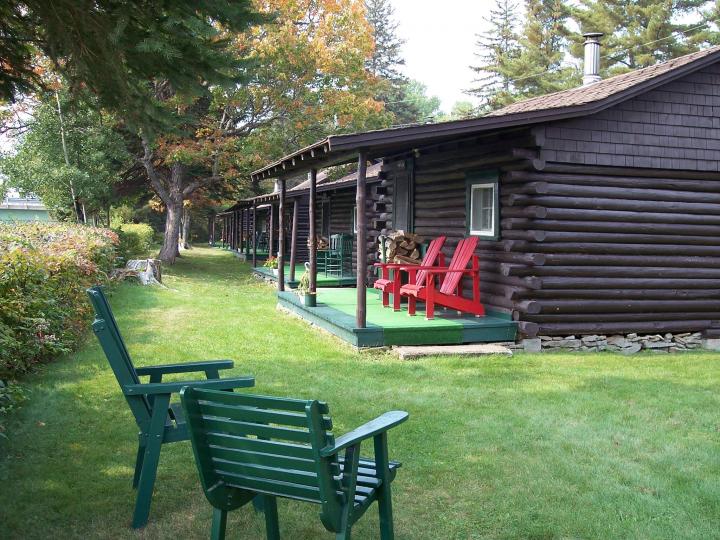 Pond's Resort on the Miramichi 01.06.2021 - 01.10.2021 | 1 Person im Zimmer (Single) | Two Bedroom Cabin